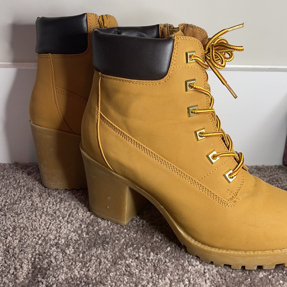 Shoes - Picture 2 of 2